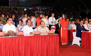 Thủ tướng dự khai mạc Lễ hội Hoa phượng đỏ