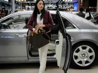 8 sai lầm chi tiêu của con bắt nguồn từ cha mẹ