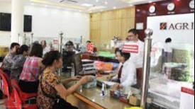 Tháo gỡ khó khăn cho khách hàng vay vốn