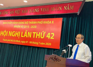 Bế mạc Hội nghị Thành ủy TP HCM: Xin tăng ngân sách giữ lại