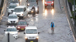 Australia: Mưa bão khiến giao thông Sydney rơi vào hỗn loạn