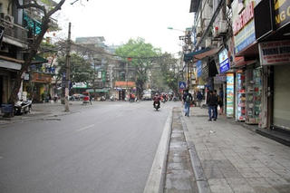 [Ảnh] Ngỡ ngàng với vỉa hè thông thoáng ở phố cổ Hà Nội