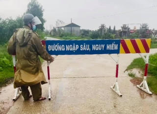 Thừa Thiên - Huế: Người phụ nữ tử vong khi đi qua đoạn đường ngập nước