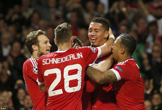 Thành Manchester giải cứu người Anh
