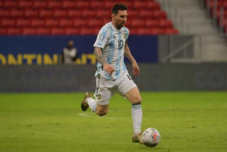 [VIDEO] Messi kiến tạo đẳng cấp giúp Argentina có thắng lợi đầu tiên tại Copa America
