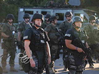 FBI giải cứu hàng trăm trẻ bị bán làm nô lệ tình dục