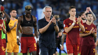 AS Roma thắng đậm, HLV Mourinho đón cột mốc mới ở đấu trường châu Âu