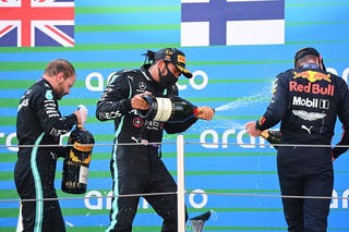Lewis Hamilton tiếp tục lập kỷ lục tại chặng đua F1 Tây Ban Nha