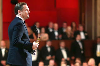 Leonardo DiCaprio trả lại tượng vàng Oscar