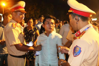 Bị giật dây chuyền khi đi xem khai mạc Festival  Quảng Nam