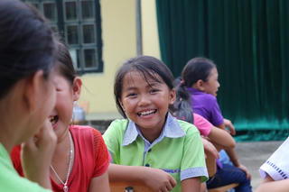 Tiếp bước em đến trường