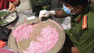 Kiểm tra một nhà dân, bất ngờ phát hiện hơn 10 kg ma túy tổng hợp