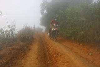 Thắt ruột khi thầy giáo vùng cao nói: ‘Em sợ khi về con không nhận ra mình’