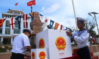 Rộn ràng ngày bầu cử sớm