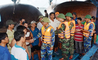 Kịp thời cứu 42 ngư dân gặp nạn trên biển Quảng Nam