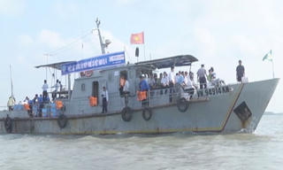 Thả trên 2 triệu tôm giống xuống biển