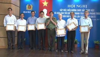 Công an tỉnh Quảng Ninh tuyên dương chức sắc, chức việc, giáo dân tiêu biểu