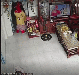 Thần tài 'pha-ke' tới thăm nhà và cái kết