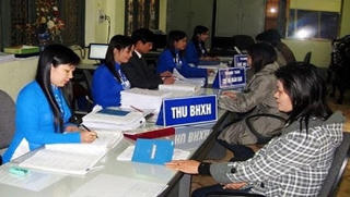 Nhiều băn khoăn khi tạm ngưng đóng bảo hiểm xã hội