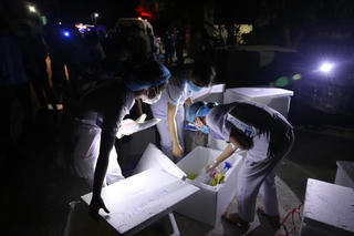 Những hình ảnh xúc động nơi 'tâm dịch' Hà Tĩnh