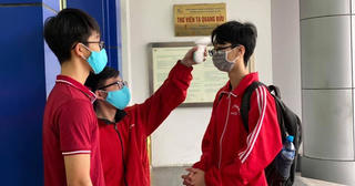 Trường ĐH Bách khoa Hà Nội hoãn thi gấp, cho sinh viên nghỉ Tết chống dịch