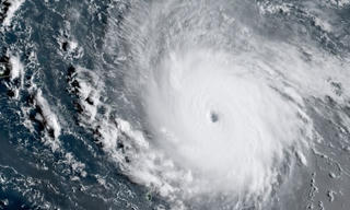 Gây thiệt hại lớn, siêu bão Harvey và Irma có thể bị xóa tên vĩnh viễn