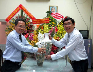 Thành ủy TP.Hồ Chí Minh thăm chúc mừng Ban Đại diện Báo Đại Đoàn Kết tại TP.Hồ Chí Minh