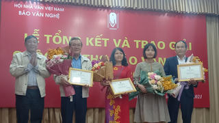 Báo Văn nghệ trao giải cuộc thi thơ 2019 – 2020