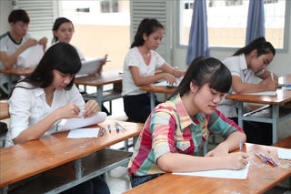 Nhiều học viên được học lại lớp 12 để tốt nghiệp