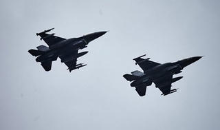 NATO bất ngờ giảm một nửa máy bay tuần tra vùng Baltic