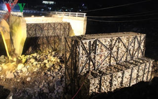 Khôi phục đường dẫn 2 đầu cầu Nậm Păm ở Sơn La bị lũ cuốn