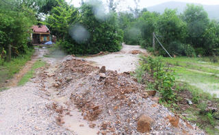 Cần sớm giải quyết tranh chấp đường dân sinh lên núi Đá Ngựa