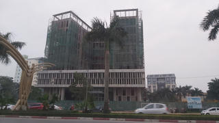 Vụ rơi thang máy công trình Sở Tài chính Nghệ An: Đã có 3 công nhân tử vong