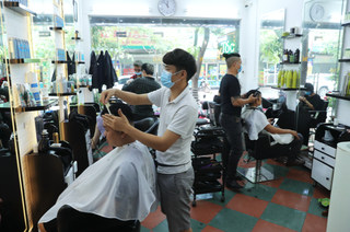 Từ ngày 21/9, Hà Nội mở lại dịch vụ cắt tóc, gội đầu, sửa máy tính...
