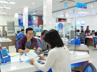Gửi tiền ưu đãi sốc, đón cơn lốc quà tặng