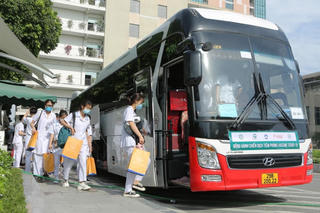 Hơn 200 sinh viên Cao đẳng Y tế Bạch Mai hoàn thành nhiệm vụ