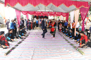 Niềm vui ngày hội ở Phiêng Kham
