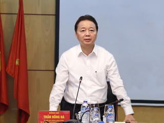 Bộ trưởng Trần Hồng Hà yêu cầu không tặng quà lãnh đạo dịp Tết 2017