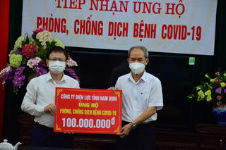Nam Định: Dòng tiền ủng hộ phòng, chống dịch ‘chảy mạnh’ về MTTQ tỉnh