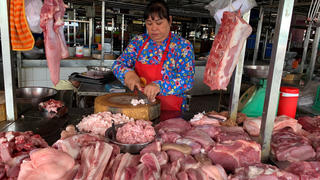 Thịt lợn vẫn đắt đỏ dù giá lợn hơi giảm sâu