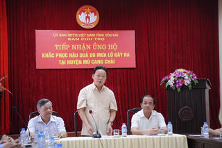 Bộ trưởng Bộ Tài Nguyên-Môi trường thị sát tình hình vùng lũ Yên Bái