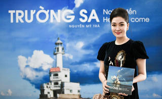 [ẢNH] Nghe Hoa hậu kể chuyện Trường Sa