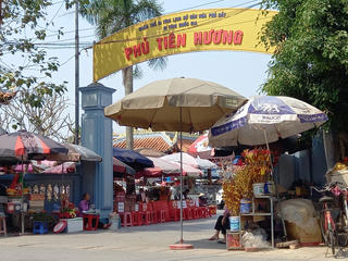 Loạn dịch vụ xem bói, xem tướng ở Phủ Dầy