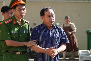 Khởi tố thêm hàng loạt cán bộ văn phòng đăng ký đất đai tại Phan Thiết