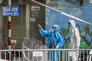 Trưa 31/8, Hà Nội thêm 27 ca dương tính, có 1 ca phát hiện qua sàng lọc ho, sốt