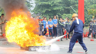 Mới nghiêm nửa vế