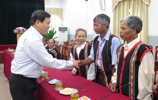 Đoàn đại biểu người uy tín tiêu biểu tỉnh Gia Lai thăm MTTQ Việt Nam