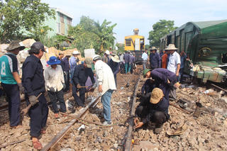 Hoàn thành việc sửa chữa đường ray số 3 ga Núi Thành