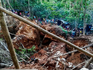 Nicaragua: Giải cứu công nhân sập mỏ vàng