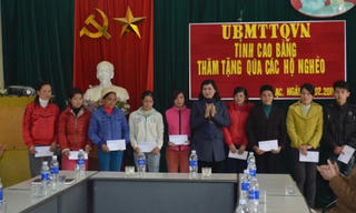 306 suất quà cho người nghèo Cao Bằng